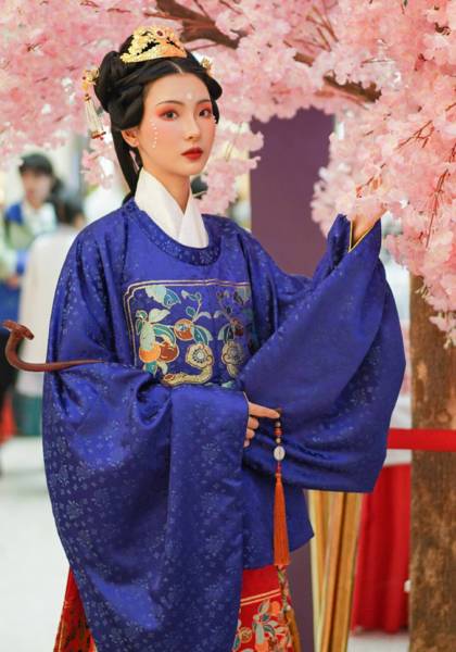 红人档案34鞋码79-57-88三围45kg体重165cm身高形象信息主页模卡粉丝