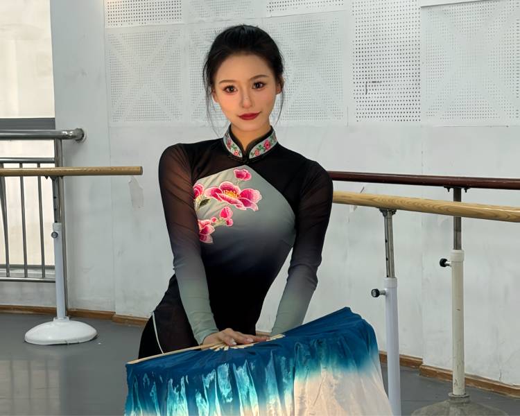 艺人背景图
