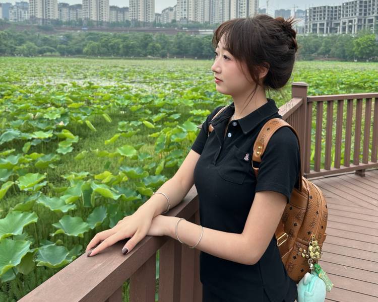 艺人背景图