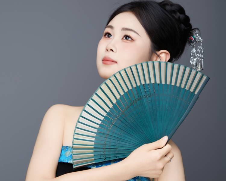 艺人背景图