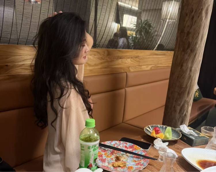艺人背景图