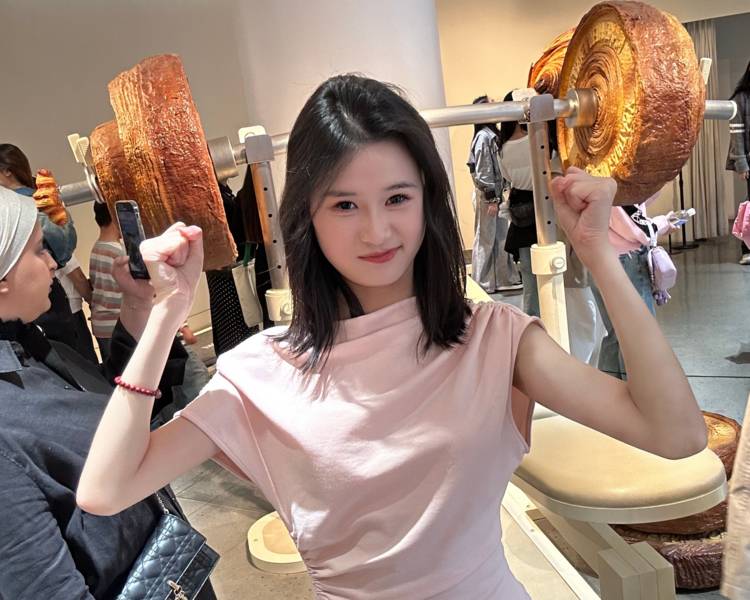 艺人背景图