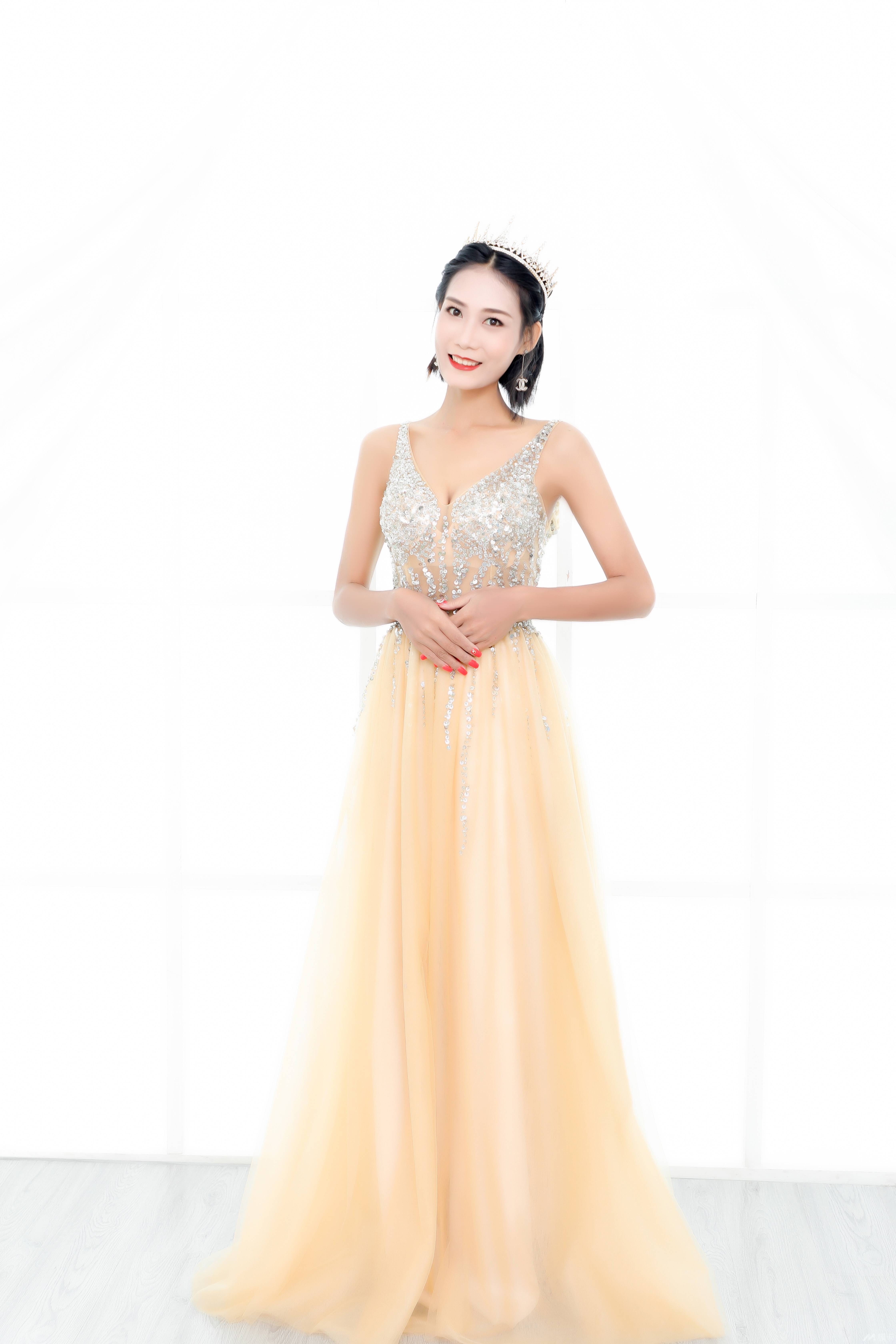 来一波礼服礼仪美照片欢迎约拍