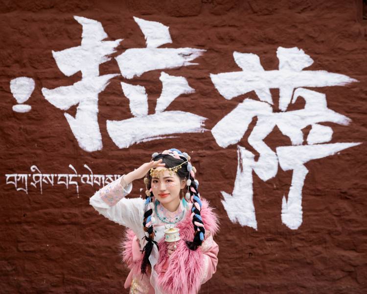 艺人背景图