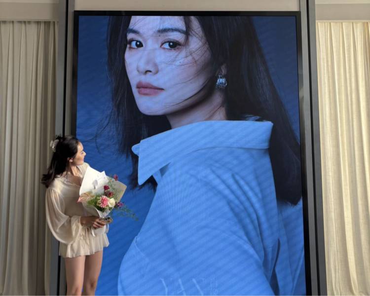 艺人背景图